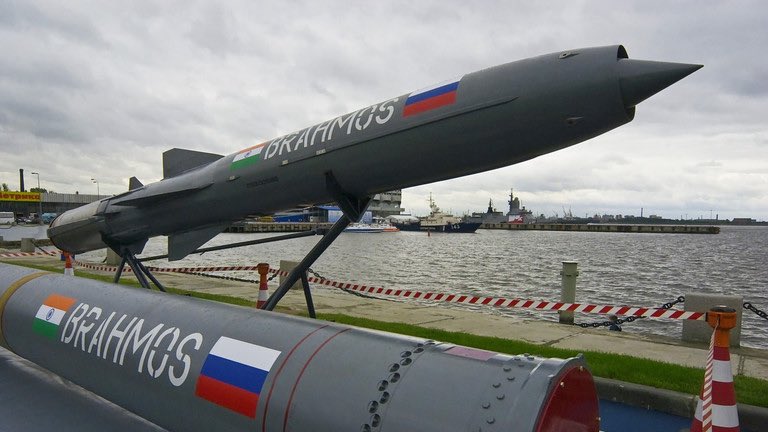 RT_India_news's tweet photo. BrahMos Goes Hypersonic:  🇮🇳 & 🇷🇺 Working On Next-Gen Missile Variants - Russian Ambassador To India

India and Russia are jointly developing smaller and hypersonic versions of the BrahMos missile, Denis Alipov has said.

"Today, work is underway to develop smaller and hypersonic variants, which will further enhance the Indian Armed Forces’ multi-domain strike capabilities," he said while marking 25 years since the missile's first test launch.

BrahMos is "an emblematic example" of bilateral defence cooperation, he added, stating that the project transformed ties from a "traditional buyer-seller framework" into one based on "technology sharing, co-development, and co-production." (Economic Times)