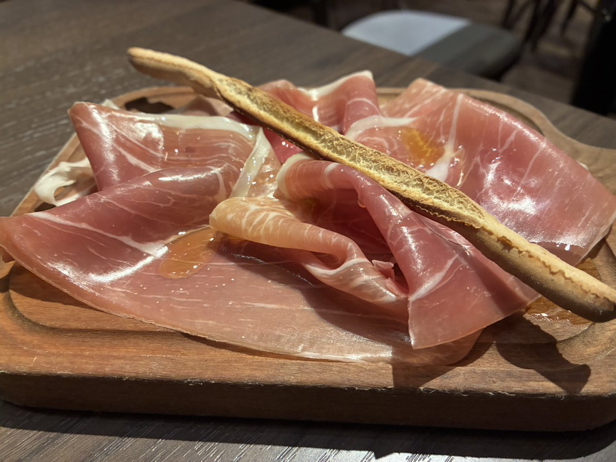 flws_staff's tweet photo. お疲れ様です🍷
高校の友達が昨年東京に出てきたので、東京でもたくさんご飯に行けてうれしいです✌
高校時代も卒業後も結構な頻度で遊びに行ったりご飯に行ったりしていて、30代になっても変わらず遊べる友達って本当に貴重だなと思います🙏
一生大事にしたいご縁です☺

#企業公式相互フォロー https://t.co/x1opsGKnWF
