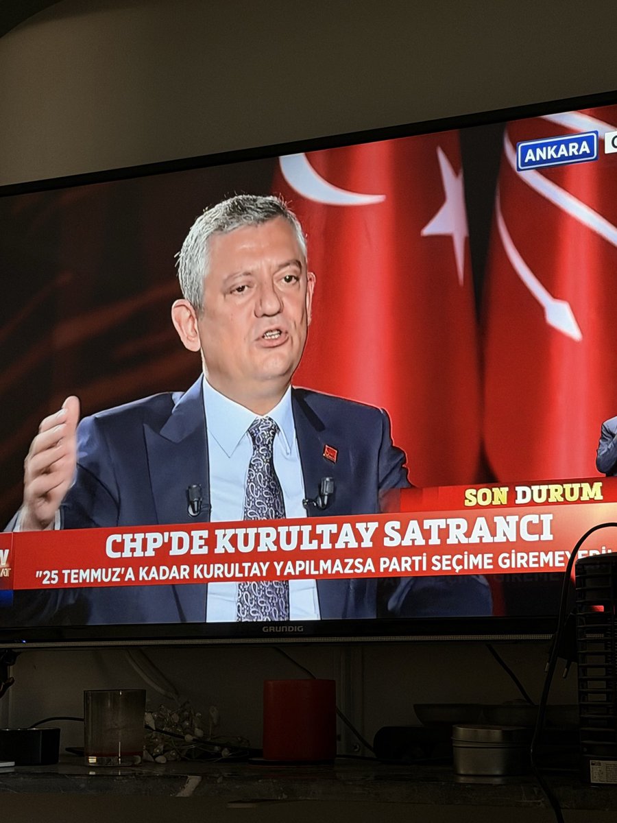 tunalijack's tweet photo. 25 temmuza kadar kurultay yollarini tikayin, yeni partiyi kurun. Bu hain kemal'i sokmayin secimlere yeterli. https://t.co/SFMLQPKeZi