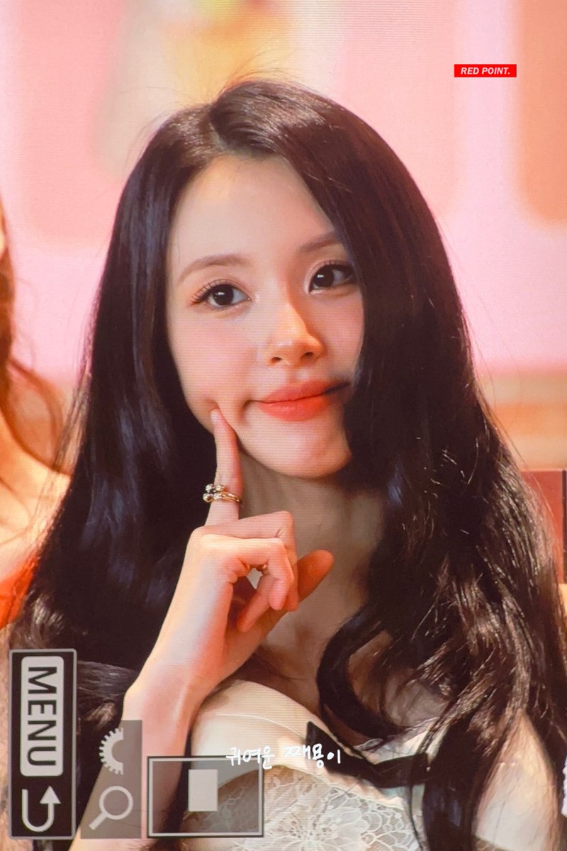 REDPOINT423's tweet photo. 260618 티젠

여성스러우셔요

#채영 #CHAEYOUNG #チェヨン #손채영 #TWICE https://t.co/Azmw0QNEmT