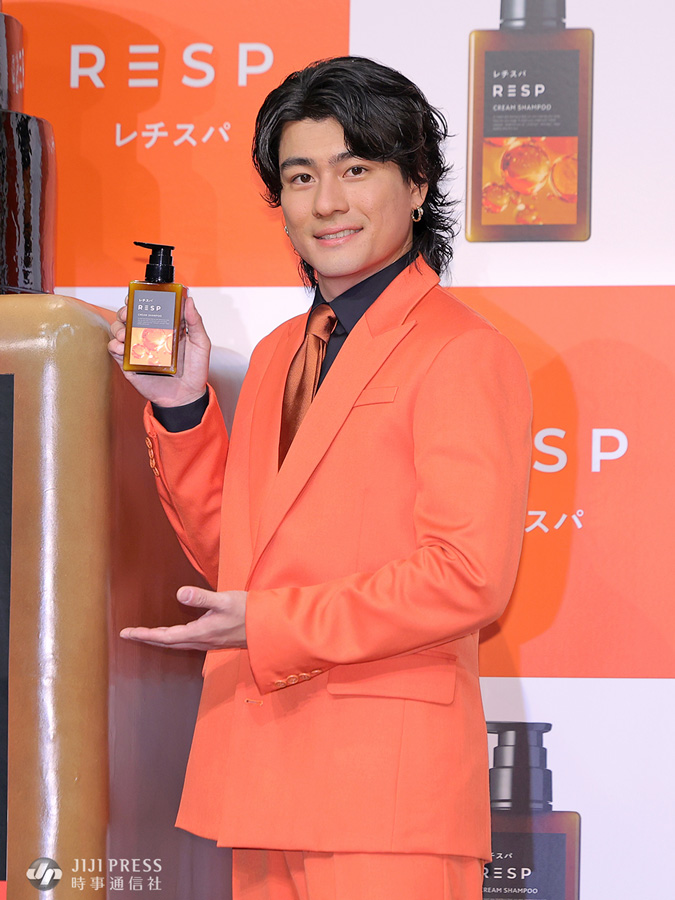 jijicom_ent's tweet photo. 🟩森本慎太郎さん

ヘアケアブランド「レチスパ」のアンバサダー就任と新CMの発表会に出席しました。写真はフォトセッションでの森本さんです。

#森本慎太郎 #SixTONES https://t.co/7RoXQsZ1yC