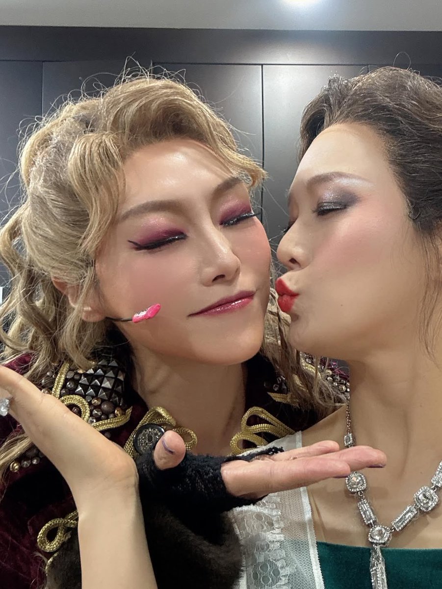 small_flower_yo's tweet photo. 하... 감사하다
켸차 셀카가 드디어 왔댄다 얘들아ㅠㅠㅠㅠㅠ https://t.co/SB8uSWf7a8