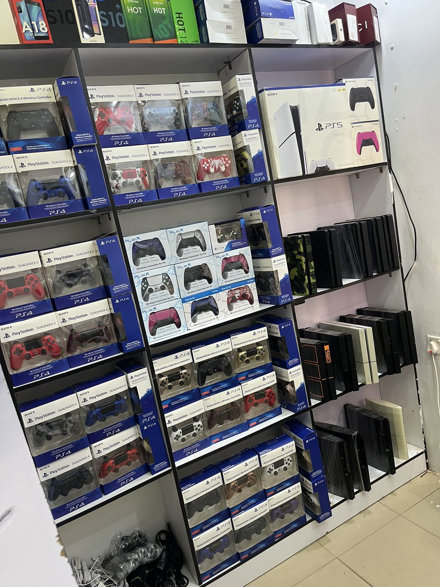ogbenialuko's tweet photo. I sell game consoles https://t.co/QilgSjGQWE