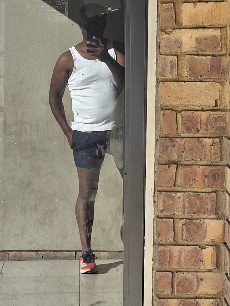 dlamza228's tweet photo. @_MzJayde Thanks by they way I am from hitting my morning 10km. My stomach can change i don't know about your butternut head. https://t.co/5y14BZmrcP