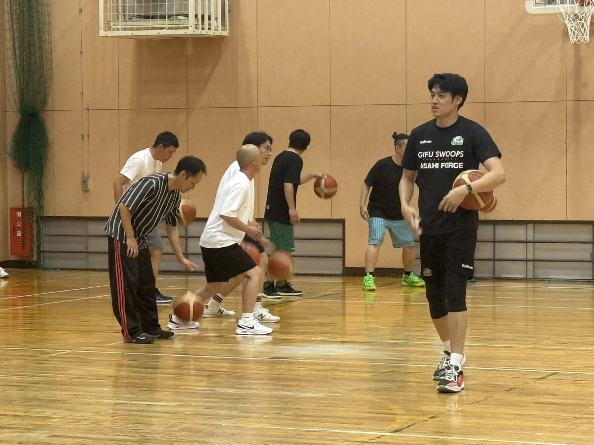 GifuSwoops's tweet photo. ⛹️‍♂️大人のバスケットボールクリニック【初級】PHOTO📸
2026.6.13(土)🏀🥤

#岐阜スゥープス
#ALLFORGIFU https://t.co/eGDZQrzZzw