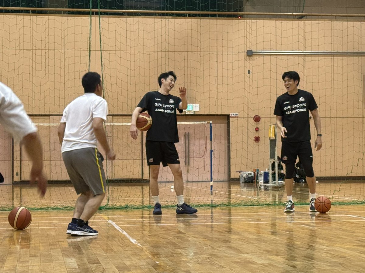 GifuSwoops's tweet photo. ⛹️‍♂️大人のバスケットボールクリニック【初級】PHOTO📸
2026.6.13(土)🏀🥤

#岐阜スゥープス
#ALLFORGIFU https://t.co/eGDZQrzZzw