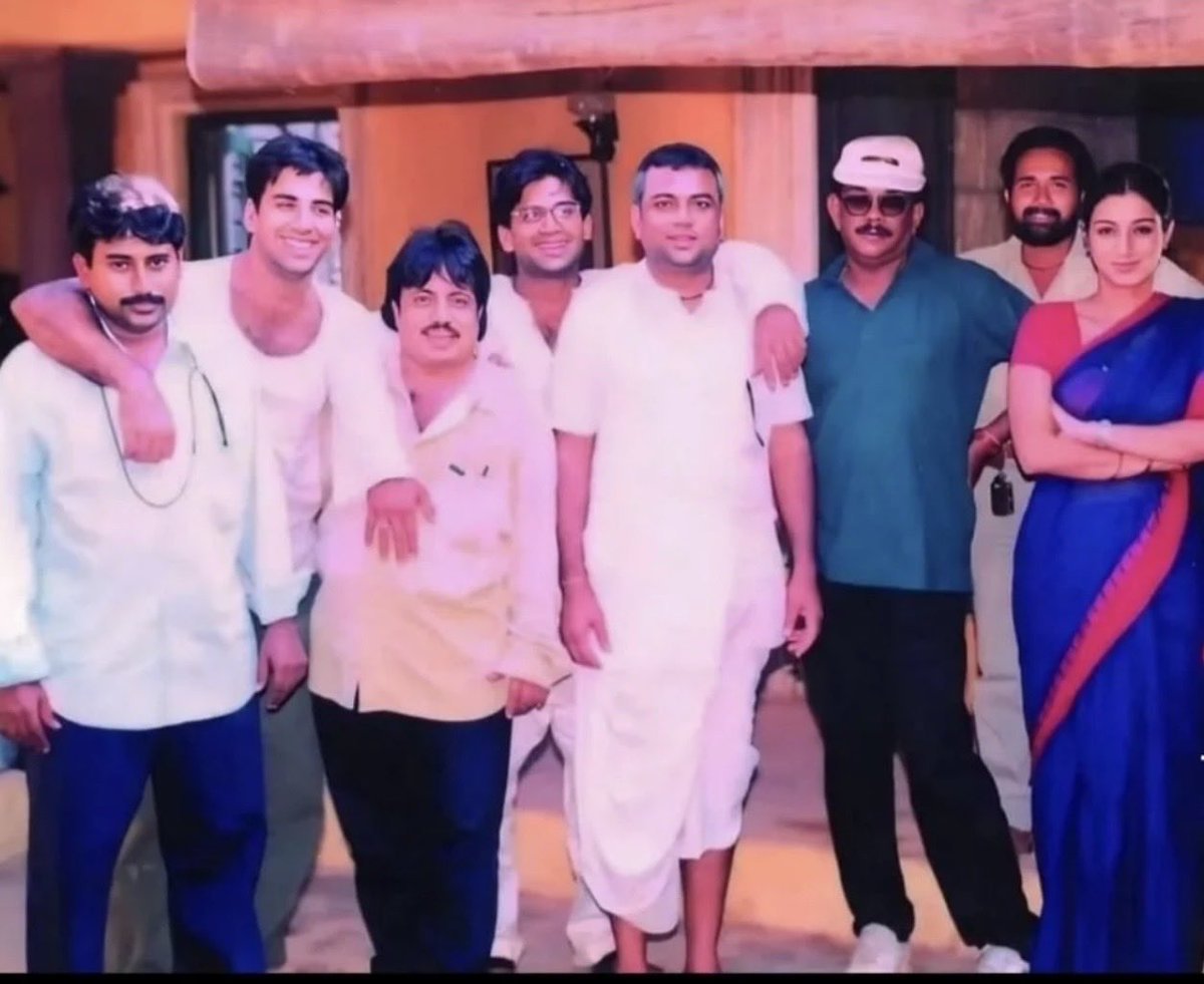 Vinaytiwari05's tweet photo. Unseen picture of Hera Pheri 

#AkshayKumar #SunielShetty #PareshRawal https://t.co/TFyGM3McCn