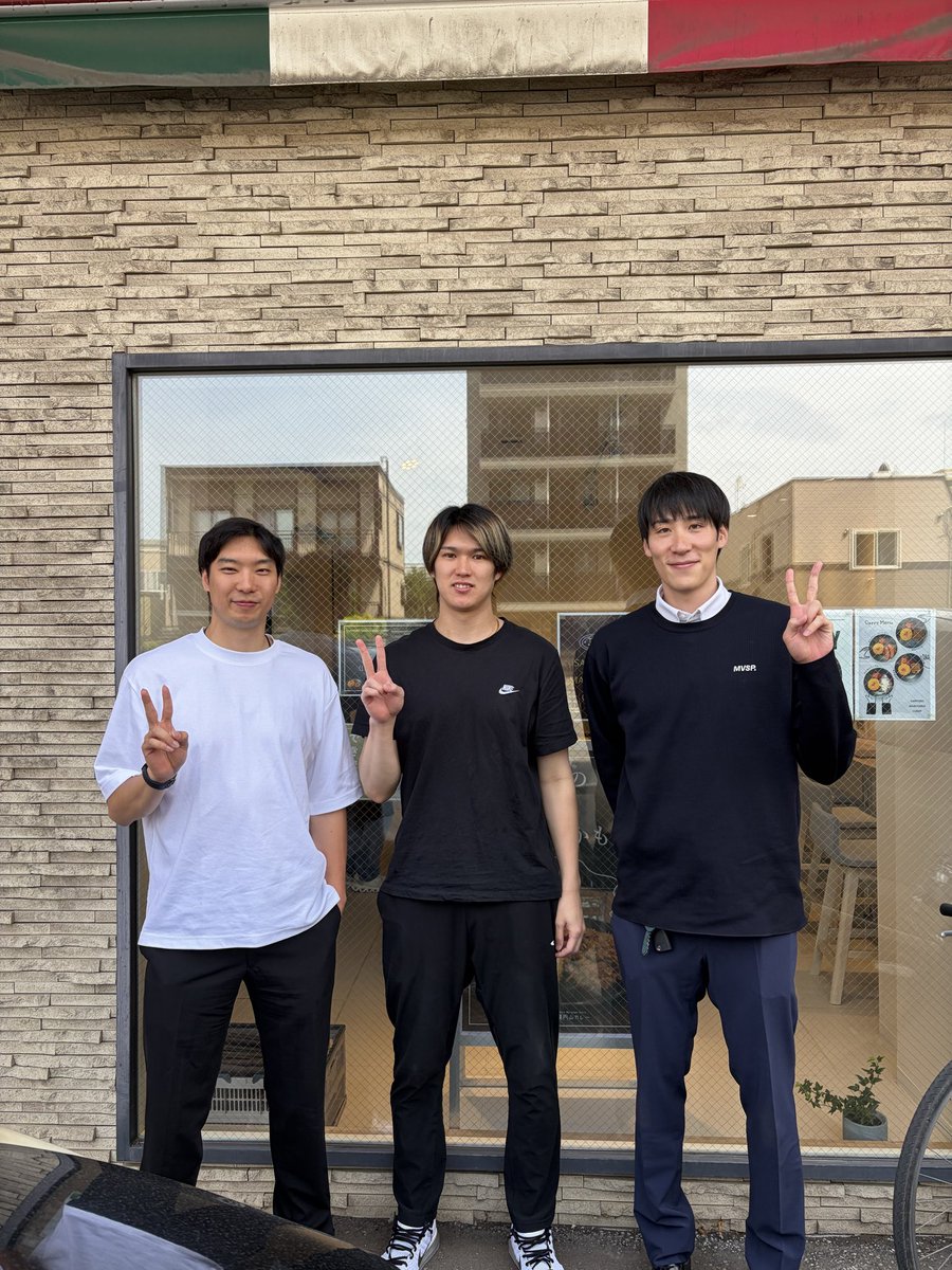 o206k's tweet photo. 今日と明日が伊藤@tatsuki_i_0102 の最終出勤日らしいので、
札幌円山カレーに行ってきました🍛

明日が最後です！！みなさんもぜひ！！ https://t.co/vSaguBIHNb