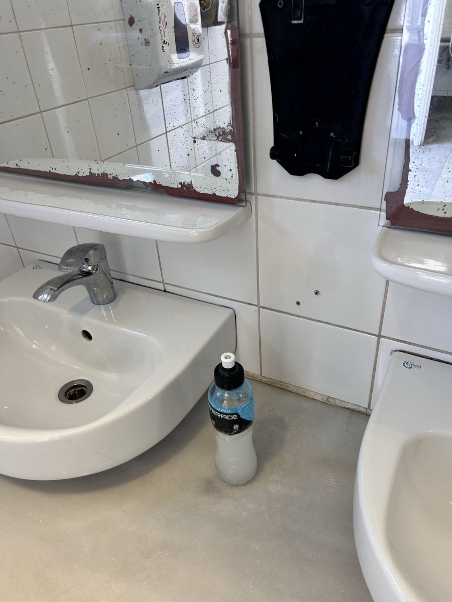 SigmaSlappa's tweet photo. Powerade soap dispenser #Expand https://t.co/K7pNvFPcYE
