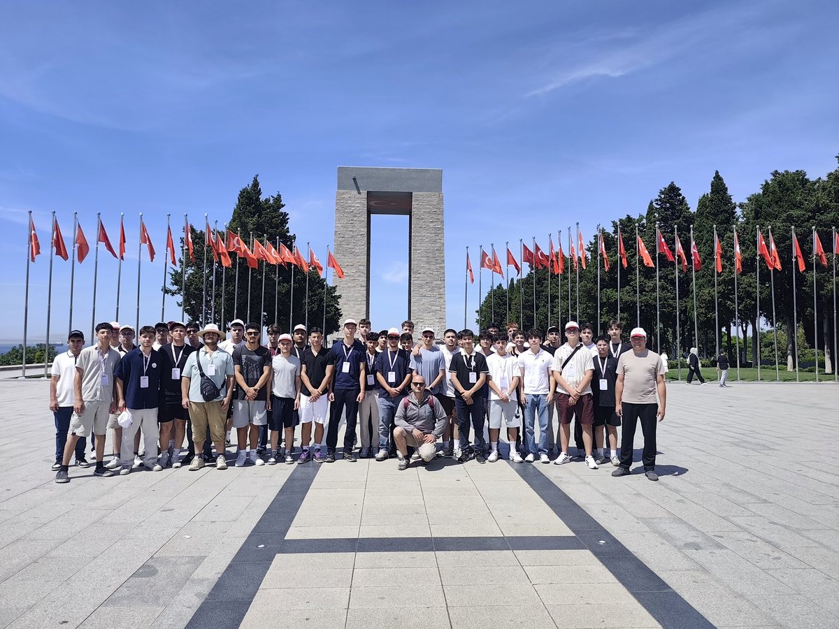 GSB_NazilliGM's tweet photo. Nazilli Anadolu Lisesi öğrencileriyle birlikte Bir Destandır Çanakkale programı kapsamında Çanakkale’deydik.🇹🇷🇹🇷🇹🇷 https://t.co/HwjLwxQhcG