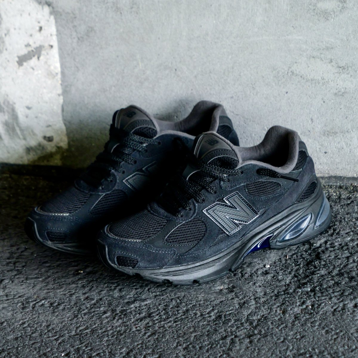 fullress's tweet photo. New Balance U2010 7B1 “Triple Black” (ニューバランス) [U20107B1]が、2026年 8月 発売予定！

・Rakuten Fashion 先行予約

https://t.co/iJLfkr6PkR https://t.co/cJB6iTWH5F