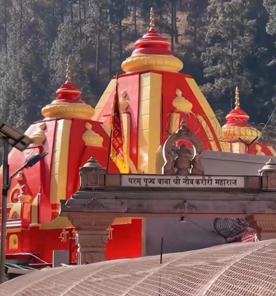 Gulzar__sahab's tweet photo. आस्था अंतर्मन के सुकून का एक माध्यम है,
मन्नतों के लिए अपने भगवान नहीं बदले जाते है..❤️🚩 https://t.co/jyiSdKIBYq