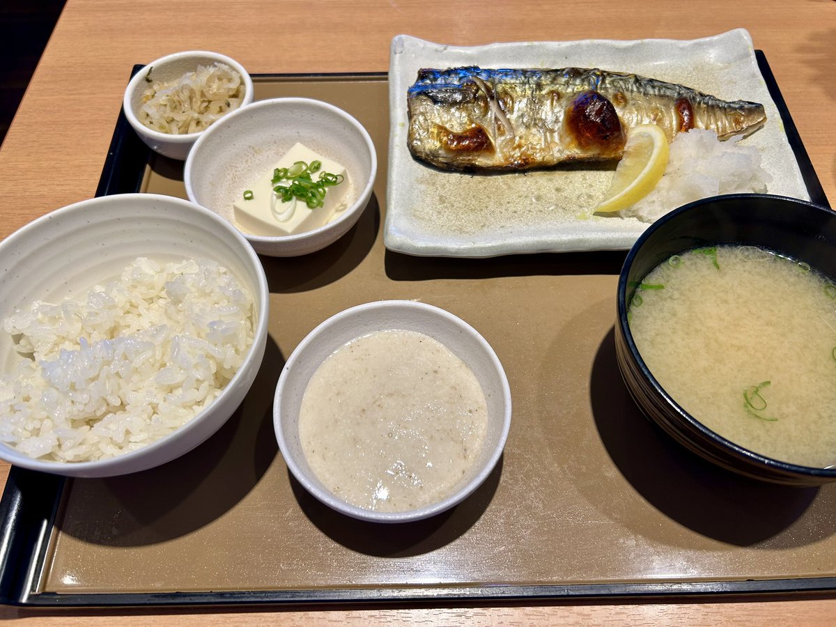 sugarless0520's tweet photo. 健康的なお昼ご飯。 https://t.co/GY8eXNBhqf