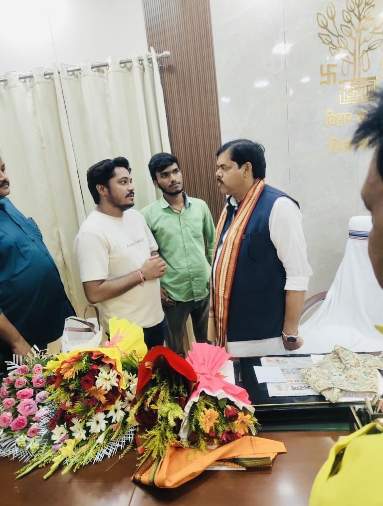iamluvkashyap's tweet photo. शिक्षा मंत्री जी आपसे बहुत उम्मीद है क्यों की आपने अब तक जितने भी इंटरव्यू दिए है सारे में आपने यही कहा है की आप जुलाई महीने में TRE 4 जारी कर देंगे! आपसे TRE 4 स्टूडेंट्स को काफ़ी उम्मीद है!
@BPSCOffice @BiharEducation_ 

@DileepY51270176 

#bpsc #bpsctre4 #TRE4 #BPSC https://t.co/c4DknuyBz0