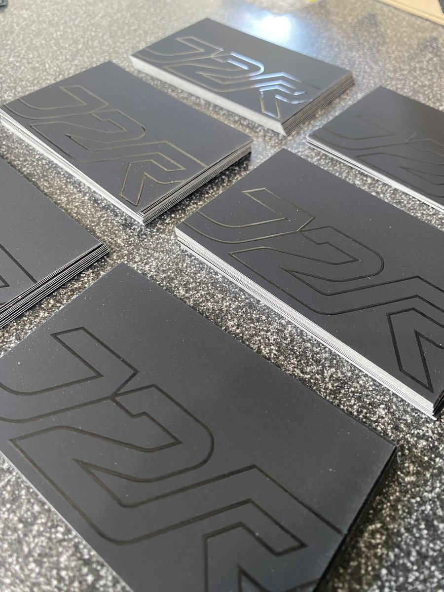 PrintShot_fr's tweet photo. Impression de cartes de visite simples, efficaces, avec un détail vernis pour donner cette touche #premium ! 🌟
Prêts à rajouter du vernis sur les vôtres ?

Devis instantané de vos #cartes + vernis ➡️https://t.co/hNRW7RMj8i 🎨 J2R
#jeudi https://t.co/04SW20aTrk