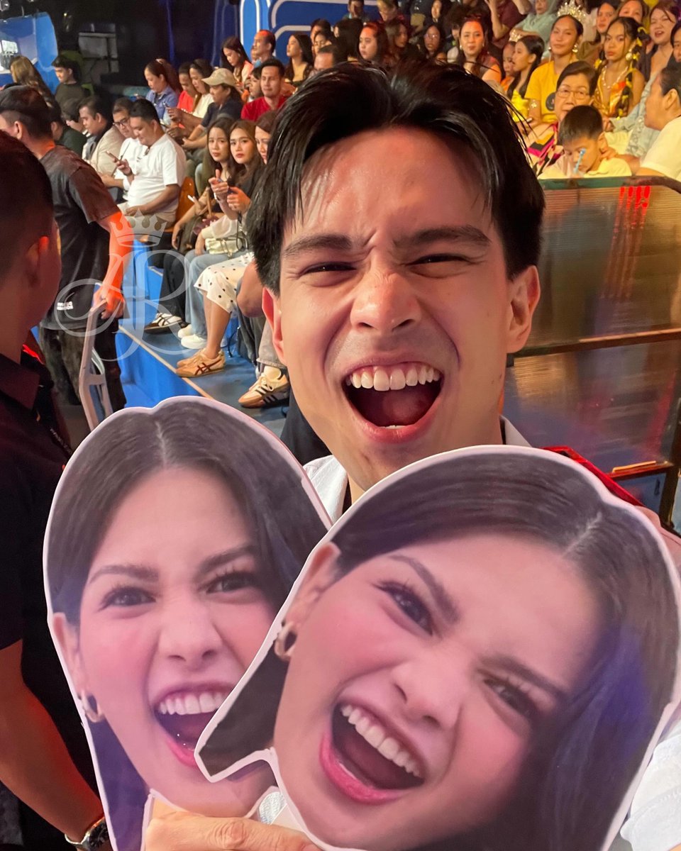bests2122's tweet photo. masyado ka nang halata ralph, magtira ka naman para sa sarili mo HAHAHHAHAHA https://t.co/pgC4HVGvtk