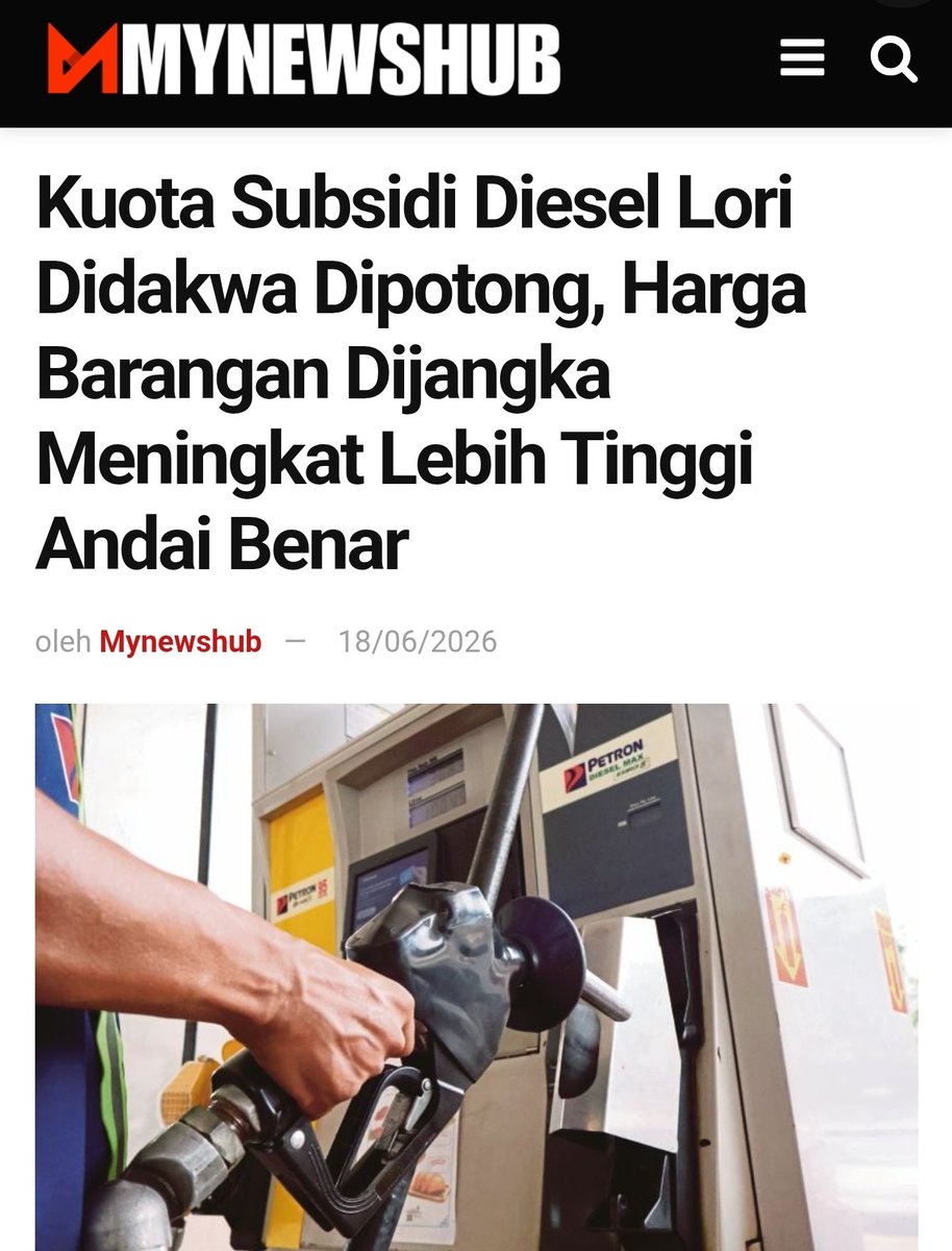 mynewshub's tweet photo. Oleh Mynewshub 

KUALA LUMPUR – Pempengaruh dan pemerhati ekonomi, Lim Sian See menerusi satu hantaran di media sosialnya mendakwa kuota subsidi diesel untuk pelbagai kategori lori telah dikurangkan antara 30 hingga 70 peratus sejak 1 Jun lalu.

Langkah kerajaan itu kononnya mahu membendung penyalahgunaan subsidi, katanya.

Menurut dakwaan tersebut, terdapat pengusaha lori jarak jauh yang sebelum ini menerima kuota sekitar 5,999 liter sebulan kini hanya menerima kira-kira 1,800 liter sebulan, iaitu pengurangan melebihi 4,000 liter.

Pemain industri yang dipetik mendakwa perubahan itu boleh memberi tekanan besar kepada sektor logistik terutama melibatkan pengangkutan makanan, hasil pertanian, bahan binaan, produk kilang serta keperluan harian, kata Sian See.

Mereka turut mendakwa apabila kuota subsidi habis digunakan, pengusaha terpaksa membeli diesel pada harga pasaran yang lebih tinggi berbanding harga bersubsidi, sekali gus meningkatkan kos operasi.

Menurut mereka, peningkatan kos tersebut berpotensi diterjemahkan kepada caj pengangkutan yang lebih mahal sebelum akhirnya memberi kesan kepada harga barang di pasaran.

Dalam masa sama, pihak industri dilaporkan menggesa kerajaan mengadakan rundingan bersama pemain logistik sebelum melaksanakan sebarang semakan kuota secara meluas bagi mengelakkan gangguan terhadap rantaian bekalan negara.

Setakat ini, belum ada kenyataan rasmi daripada pihak kerajaan yang mengesahkan angka pengurangan kuota seperti yang didakwa.

Mynewshub akan terus mendapatkan reaksi rasmi pihak berkaitan serta perkembangan lanjut mengenai perkara ini. - MYNEWSHUB
