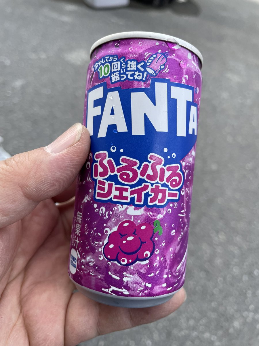 greatbabarin's tweet photo. 自販機前で久々にファンタ飲んだるーつってpayのpayの画面からファンタ買ったつもりでいたら…ふるふるシェイカー…なにこの似て非なるものは https://t.co/Q9buCF6hFp