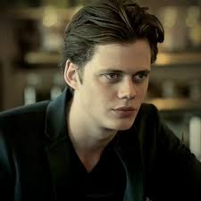 kirzstie's tweet photo. in my eyes, bill skarsgård looks hot in every hairstyle known to man https://t.co/clfzXYMhVF
