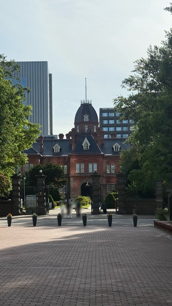 MiyakoHonda's tweet photo. #ディズニーオンクラシック

札幌公演、ありがとうございました！
360度どこを見ても皆様のキラキラの笑顔が溢れていた幸せ空間でした☺️❤️

写真は🦀ポーズで！
シャッターの掛け声は勿論……

「カニ〜！」 https://t.co/s4o9Ww7cHz