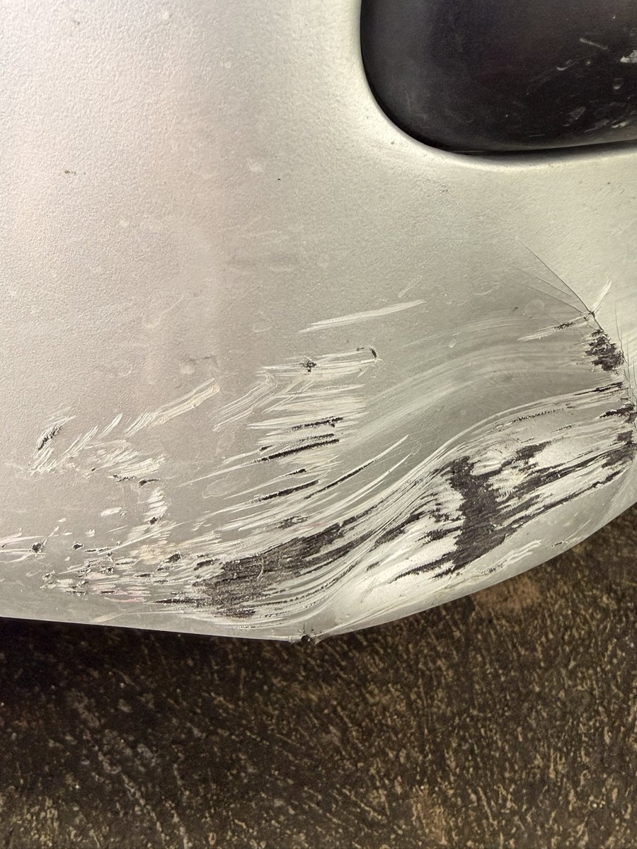 JhovenMark's tweet photo. Gasgas na naman! Sino kaya ang may cause nito? Tangina niyo talagang mga kamote riders. Ngayon ko lang to napansin😭 https://t.co/myBT2Osfx4