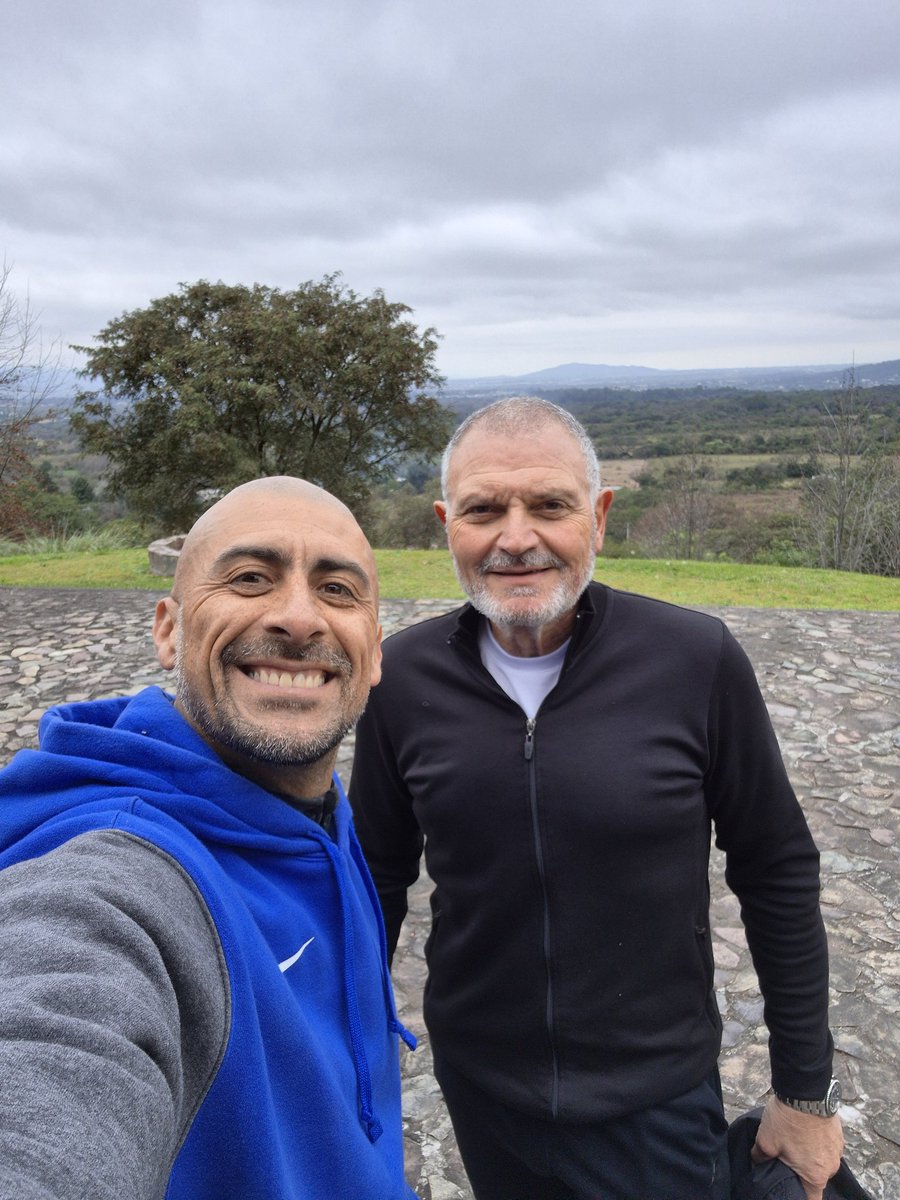 GetFitTraining7's tweet photo. Lo mejor de hacer ejercicio 
Es sentir que siempre 
Puedes desafiar a tu cuerpo

@salvador_munoz62 buscando su mejor versión 💪 https://t.co/BJAcsrBaAJ