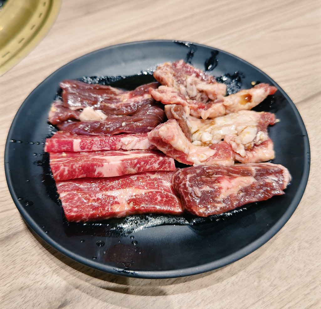 blackpocoss's tweet photo. はじめようじゃないか🐮 https://t.co/1OiLvRziuY