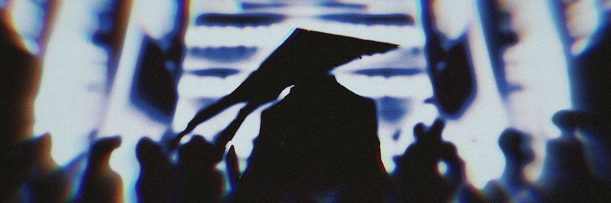 SwordmasterKim's tweet photo. ✦- - - - -⊱⋆⊰- - - - -✦

ɪɴ ʙᴀᴍʙᴏᴏ ᴠᴇɪʟᴇᴅ, ᴡᴇ ᴅʀɪꜰᴛ ꜰʀᴏᴍ sʜᴏʀᴇ ᴛᴏ sʜᴏʀᴇ; ᴡɪᴛʜ ᴡɪɴᴇ, ɪ ᴅᴏɴ ᴍʏ ʜᴀᴛ ᴛᴏ ᴡᴀᴛᴄʜ ʙʟᴏᴏᴍs ᴛʜʀᴏɴɢ, ɪɴ ᴍɪʀᴛʜ, ɪ ᴅᴏꜰꜰ ᴛʜᴀᴛ sʜʀᴏᴜᴅ ᴛᴏ ᴍᴏᴏɴ ᴀᴅᴏʀᴇ https://t.co/tkz1ZBu8oQ