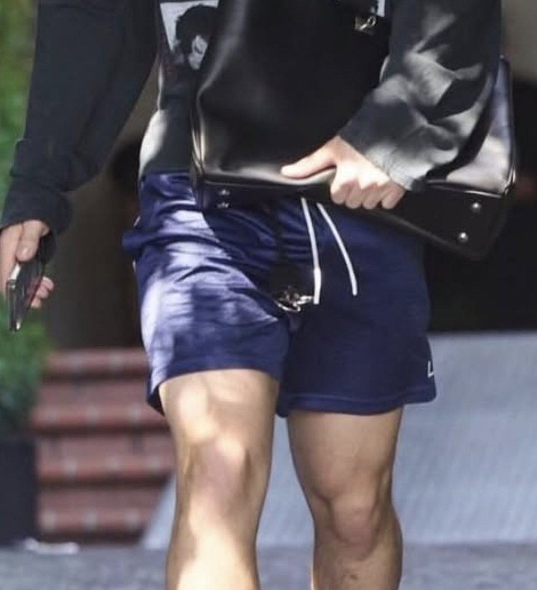 hudframe's tweet photo. so they are buying matching shorts... i see then https://t.co/w4f0axcoo8