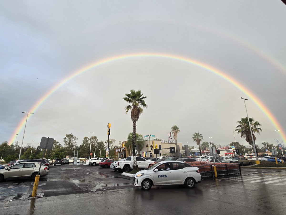 El_Anubis1's tweet photo. Somewhere over the rainbow
Way up high
And the dreams that you dream of
Once in a lullaby https://t.co/IUA05NR4Wi