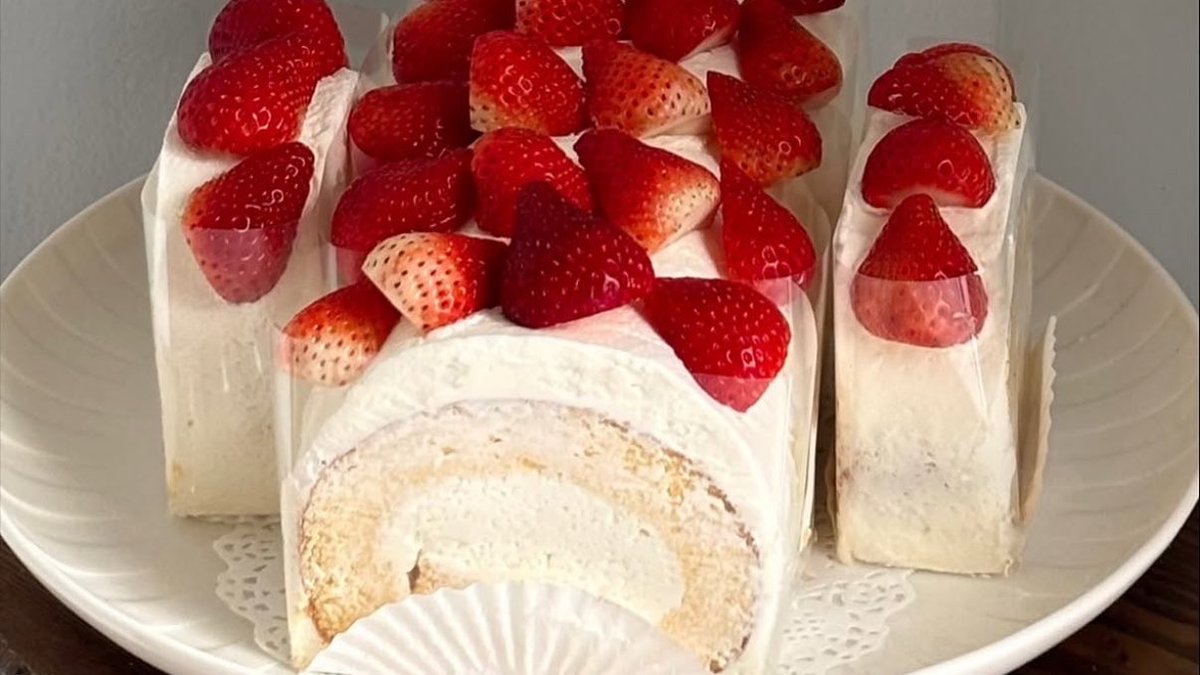 jellllnrr's tweet photo. ใครรู้จักเค้กร้าน unknowbake บ้าง ร้านเค้กย่านบางนาที่ดังมาก เราเป็นลูกค้าประจำเพราะบ้านอยู่ใกล้ๆ ก่อนหน้านี้ที่ร้านบูมมากๆเปิดรับออนไลน์ 1 นาทีหมดเกลี้ยง ช่วงนี้คนซาเราเลยได้กลับไปกินบ่อยขึ้น เราที่ชอบเค้กที่หวานกำลังดี 

เราแนะนำร้านนี้เลย อร่อยมากจริงๆ แล้วร้านเค้าใช้ของดีทุกอย่าง เคยเห็นวนิลาที่เค้าเอามาใช้ขวดละเป็นหมื่น ยกให้เป็นร้านเค้กคุณภาพร้านนึงเลย