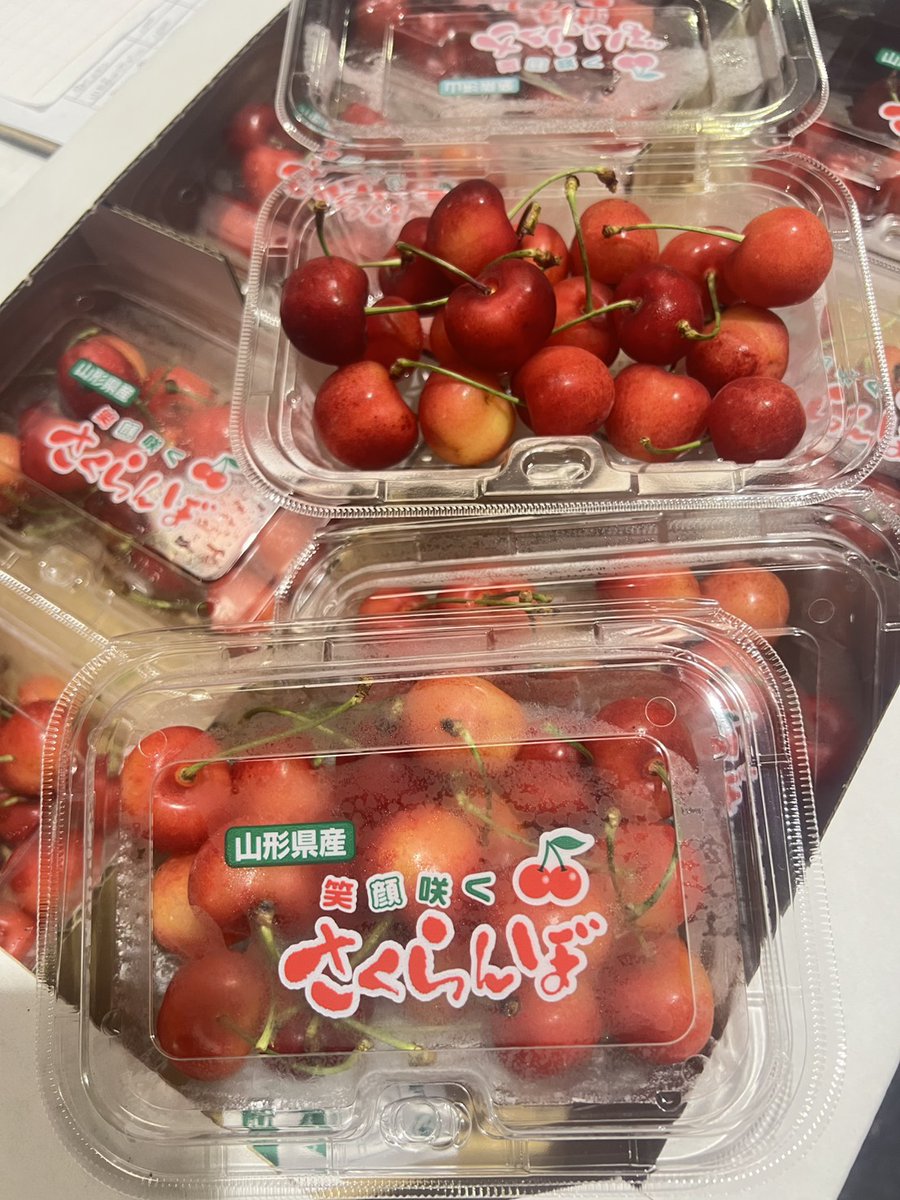 CafeHamatsu's tweet photo. 今日も元気に
オープンしまーす🍒🍒🍒

#カフェハマツ
#東長崎本店 https://t.co/exPciCPgP9