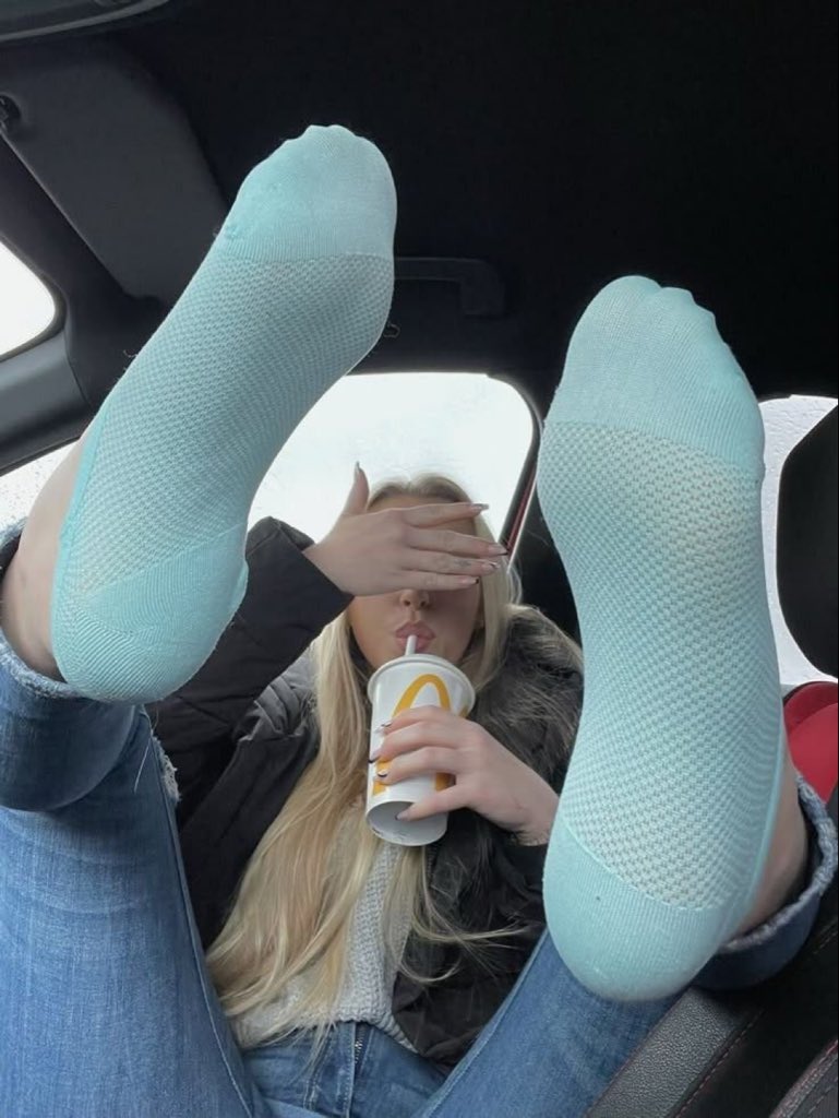 Supercatfish91's tweet photo. Smells good right? 🥵

That's the smell of defeat. Your face trapped beneath my feet.

Mindlessly humping the air until I carve your obsession with my dirty soles into your brain. 🤤

You'll do anything to SNIFF their musky stench just one more time, even selling your house 🤑 https://t.co/EOyani06us