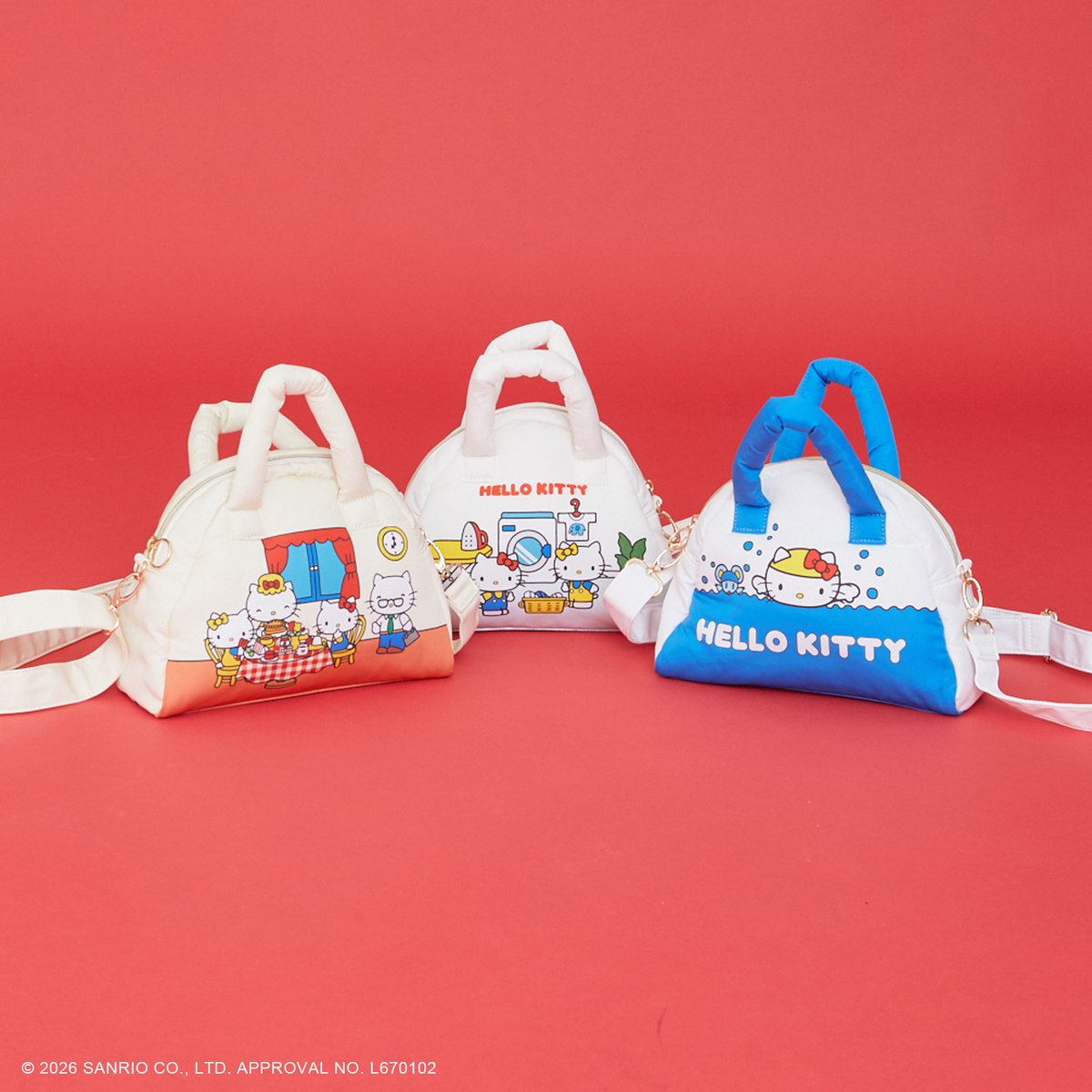accommode's tweet photo. -ˋˏ NEW COLLECTIONˎˊ-

🎀RELEASE🎀
2026.06.25(THU）12：00～
やっぱり　ハローキティ

前後異なるアートを使用したパフボストン。
軽くてフカフカなパフバッグは500mlのペットボトルも入る優秀バッグ✨

詳しくはこちら🔽
https://t.co/SmdVTypeVz

#アコモデ #ACCOMMODE　#サンリオ https://t.co/jQmJZKpg1X