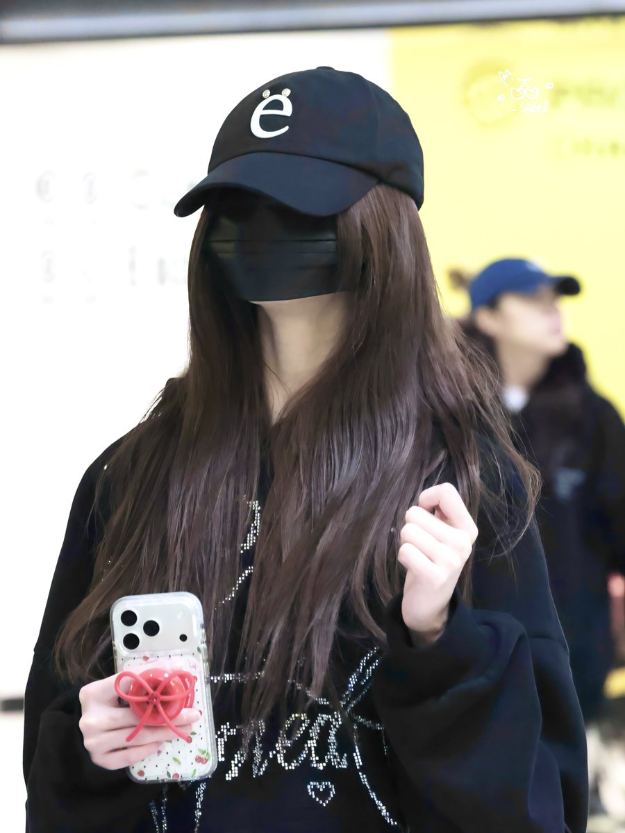 wy_sabel's tweet photo. 260618 MEL DEPARTURE
#아이브 #IVE #장원영 #JANGWONYOUNG #원영 #WONYOUNG #ウォニョン https://t.co/ZYG3LlaLNx