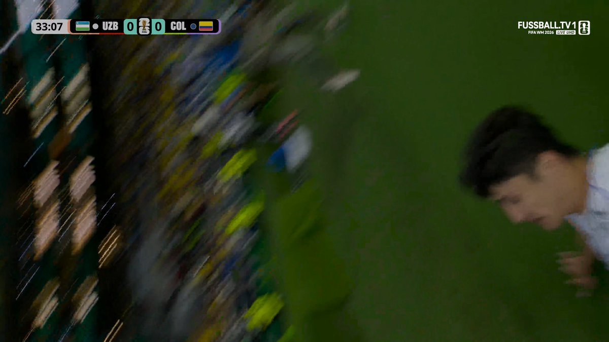 ExIncognitoP's tweet photo. Alguien quiere pensar en el camarografo del Uzbekistán vs Colombia JAJAJAJAJAJAJA 😭😭😭 https://t.co/1GS69sXbxn