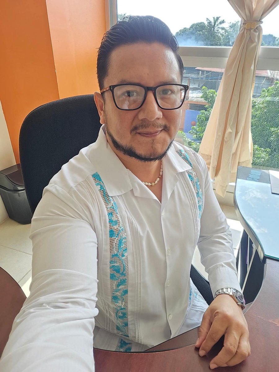 TuxtepecGayMas's tweet photo. Ya no anda aquí, trabaja 3n OAXACA, bien grindero dicen que activo pero le gusta recibir y tiene unos dientes bastante feos qué más saben?
#tuxtepec #gay   #mayates https://t.co/pSKqaz57bq