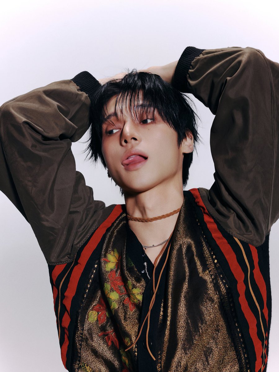 Photocard preview in this outfit #ATEEZ #에이티즈 #WOOYOUNG #우영