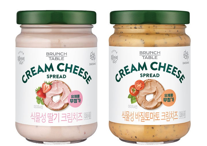 foodie_archive's tweet photo. 복음자리 잼 딸기크림치즈, 바질토마토 크림치즈 출시
비건인증까지 받았고 빵에 발라먹으면 끝내주게 맛있다고 함! https://t.co/E5YAWy4Tcm