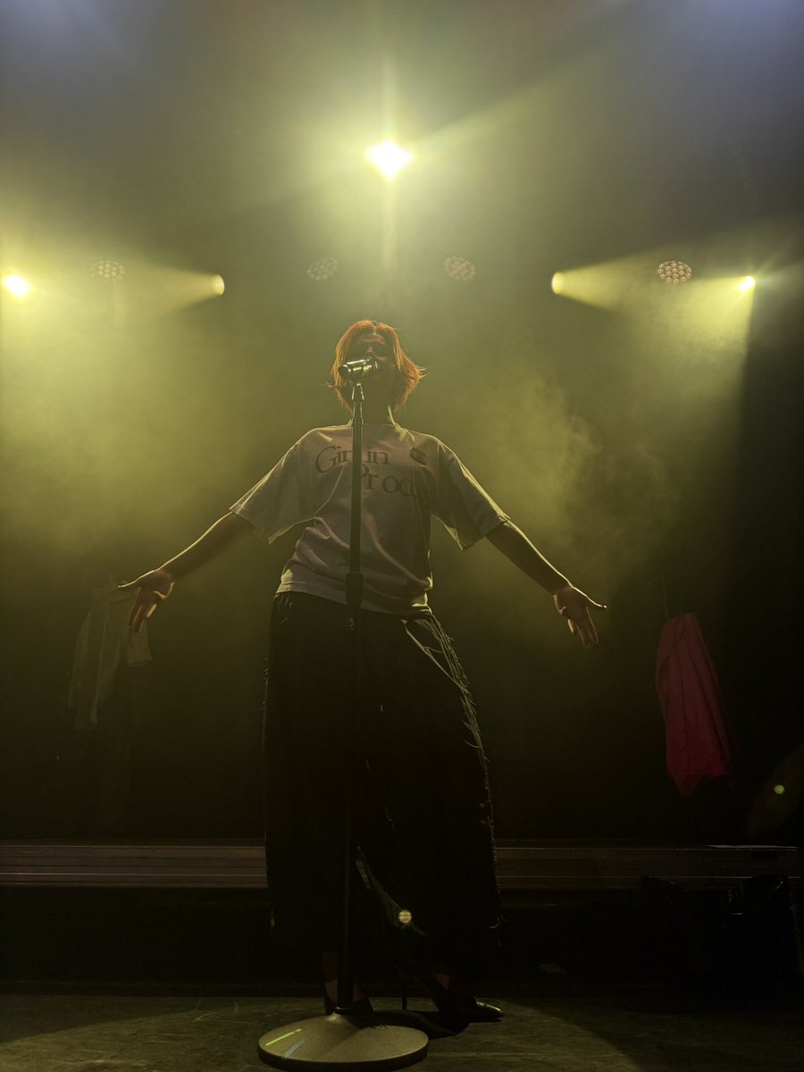 italiangirlfan's tweet photo. some pics i took of naomi from her show tonight at the bowery in new york city 🍒🥹 the crowd was SOOOO loud!!! https://t.co/PBeg63BJFu