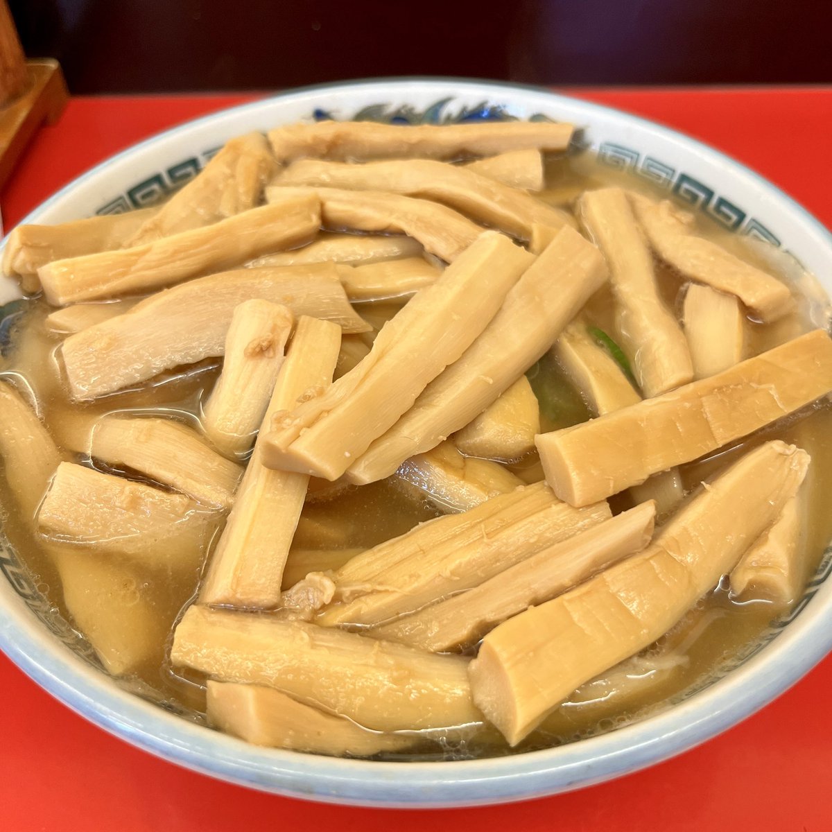 Rrssksid's tweet photo. メンマたくさんのラーメン🍜
さっぱりしてるのに、ボリューミーで
私好みでした🫶✨ https://t.co/J5DBuJOQ7F