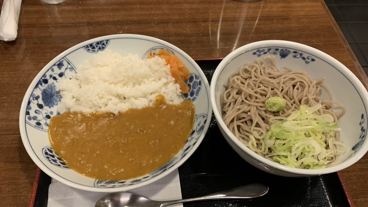 ds11110115's tweet photo. ビョウインイドウ=ランチ https://t.co/KKSzW9Cq8j