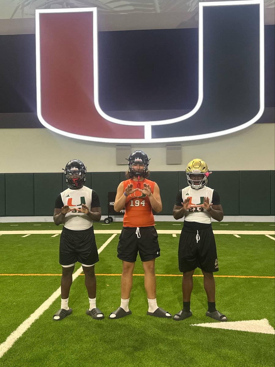 11kuttt's tweet photo. Had a great day at university of Miami!!🧡💚 #canes #football #grind #work @EricKresser @coachtomg5918 @coach_blatch @MattCaruso04 @SFHS_FB @CanesFootball @Coach_Upshaw Thanks for having me! https://t.co/1CdfX05zh3