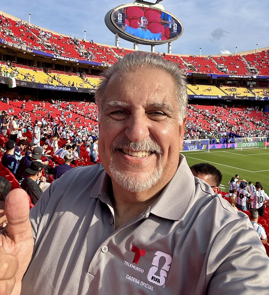 FernandoFiore's tweet photo. @ImberVoice @frankforte14675 You can catch me now on @TelemundoSports DIGITAL and my Instagram: fioreoficial https://t.co/g1Kbpbv629