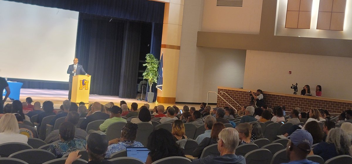 LauraForVA's tweet photo. Thank you, Senator Mike Jones, Senator L. Louise Lucas, and Senator Mamie E. Locke, for hosting the Data Center Listening Tour yesterday at Manchester Middle School! I don't support tax giveaways to data center companies! https://t.co/4ZVBg7oNS2