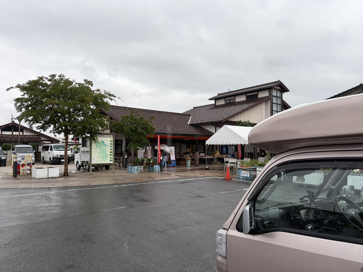DeguCamper's tweet photo. #道の駅アグリの郷栗東
道の駅から東海道新幹線を眺めることができます。駐車場は広くフラットで、物販店では滋賀県の特産品を買うことができます。
#滋賀県
#道の駅
#車中泊
#軽キャンピングカー https://t.co/5VARKQMSHs