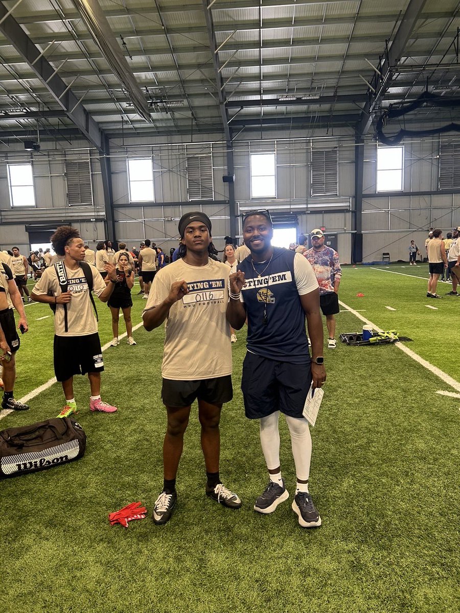 DAngeloJordan12's tweet photo. Had an amazing time out @hputxfootball, thank yall for the opportunity and amazing feedback @CoachDouglasIII @CoachGipson11 @CoachKnapczyk #stingem ‼️‼️ https://t.co/nQWIBaFF2q