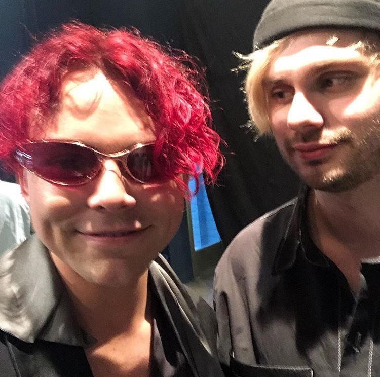 lucy is seeing 5sos! ★ tweet media