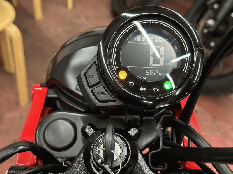BikehouseZero's tweet photo. こちらは582kmしか走っていないCT125ハンターカブ！✨年間1万台以上売れる大ヒットモデルで、ネオクラシックな雰囲気とアドベンチャーらしい遊び心をうまく両立した一台です。しかも燃費はリッター50〜60kmと、維持費を抑えながら楽しめるのも人気の理由👍気になった方は #バイクハウスゼロ浦和駒場店 048-886-8114まで https://t.co/t4ns1szSi9