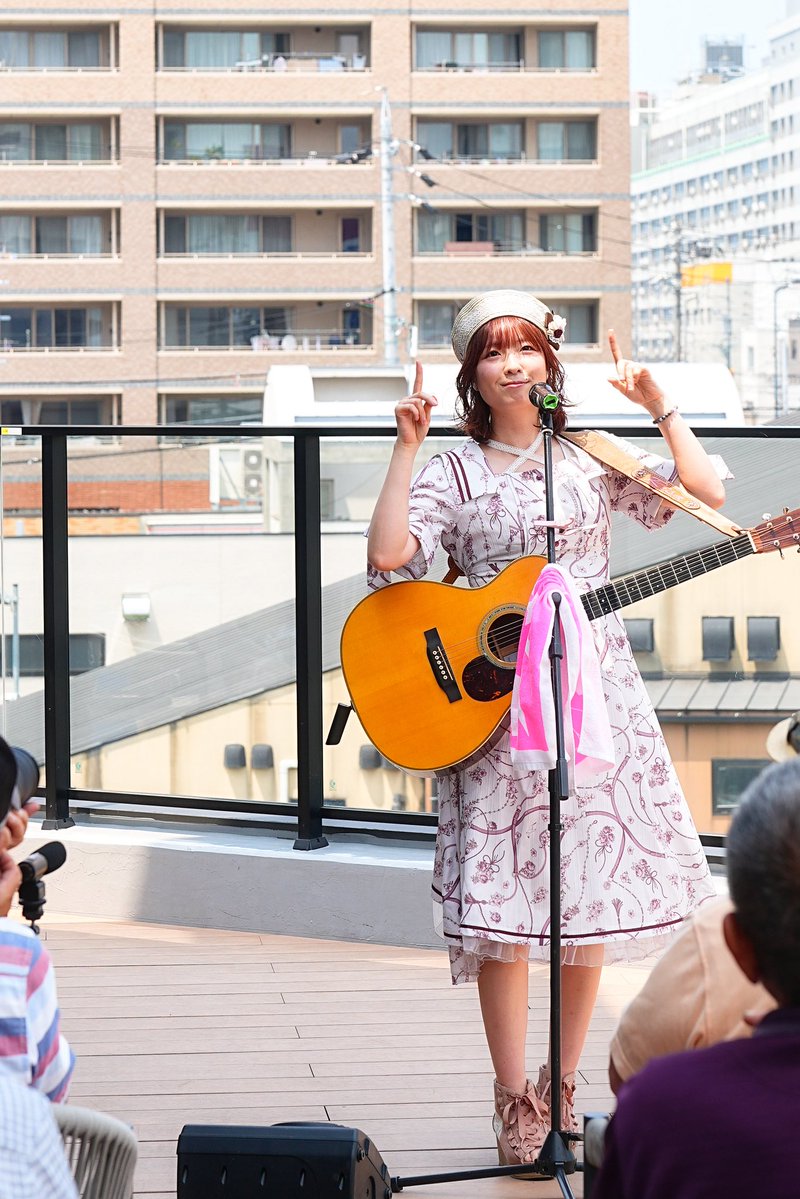 ktkhiro7771's tweet photo. 20260613
そよらイオン上飯田
音子島フリーライブ
ウーパーリサさん
この日は動画メインで撮ったので写真は2枚だけ
可愛い帽子が印象的な素敵な衣装でしたね

観客の皆さんもマナー良くみてられましたね https://t.co/nn2qi9EtC1